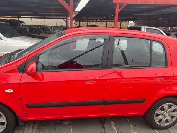 Hyundai Getz Hatchback (2011) - Image 4